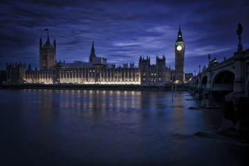 Obraz na płótnie Canvas London by night