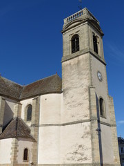 Fototapeta na wymiar Kirche von Pommard im Burgund / Frankreich - Hochformat