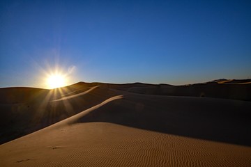 Fototapeta na wymiar モロッコ・サハラ砂漠の日の出