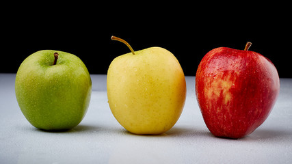 Äpfel rot grün gelb