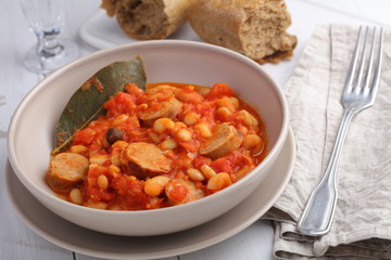 Polish baked beans Fasolka po bretonsku
