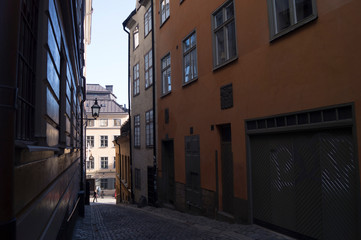 Fototapeta na wymiar narrow street in Stockholm, Sweden