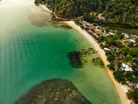 Plage et mer turquoise en Tha&iuml;lande