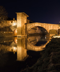 Reflejos en el puente viejo de Balmaseda, Basque Country