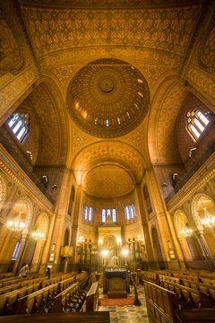 Italia, Toscana, Firenze, interno della Sinagoga.