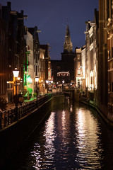 Großstadt am Abend, Amsterdam, Niederlanden.