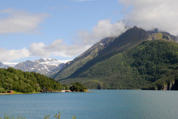 über den Fjord zum Østertal-Gletschersee 