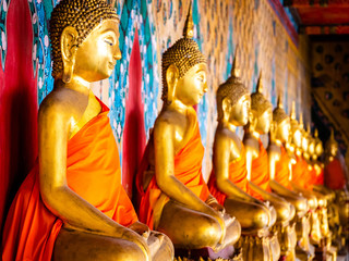 buddha statues in bangkok wat arun