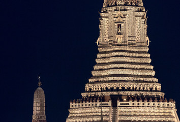 wat arun tower at night bangkok