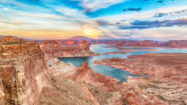 Scenic view of lake powell at sunset, Alstrom Point, Arizona, USA