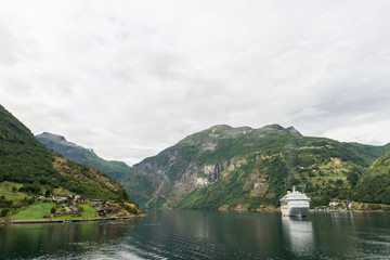 Fototapeta na wymiar Geiranger Fjord