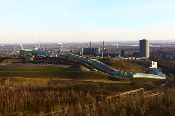 Weitblick von der Halde an der Beckstraße in Bottrop über das Ruhrgebiet