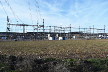 Obraz premium Estación eléctrica con cableado.