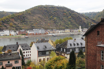 Fototapeta premium View from Burg Rheinfels to Sankt Goar and Sankt Goarhausen towns in the Rhein river valley