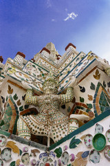 Fototapeta premium s front of the church at Wat Arun. Famous temple in Bangkok, Thailand