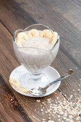 Oatmeal porridge with banana