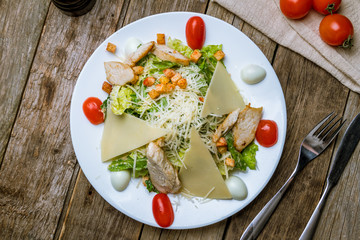 Salad caesar with chicken