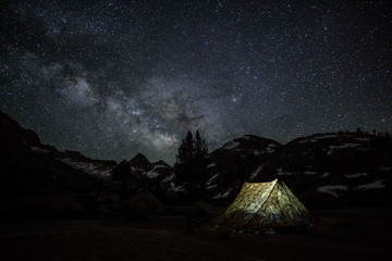 milk way and mountains