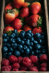Obraz na płótnie Canvas Fresh berries in a wooden box