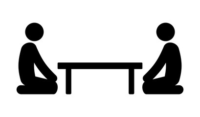 正座で向かい合う人達 © chapinasu