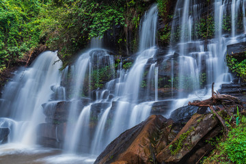 Fototapeta na wymiar Tad-Pla-Kang waterfall, Beautiful waterfall in Chattrakan nationalpark Pitsanulok province, ThaiLand.