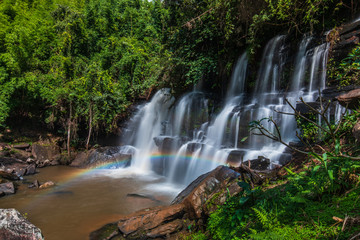 Obraz premium Tad-Pla-Kang waterfall, Beautiful waterfall in Chattrakan nationalpark Pitsanulok province, ThaiLand.