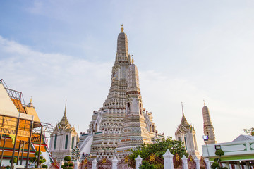 Fototapeta premium Wat Arun, Thailand - Wat Arun or commonly referred to in the language that the measure notified or called Wat ancient temple. Each year, thousands of tourists