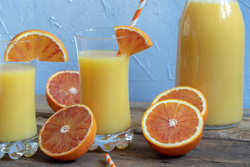 Blutorangen und Orangensaft