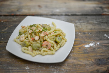 Busiate con gambero e fave