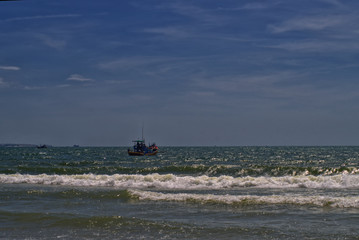 fishermen at work in the Gulf of Mui Ne