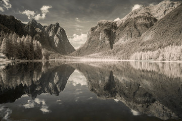 Ein See in den Dolomiten - Infrarot