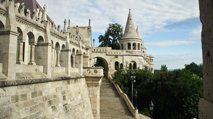 Fototapeta premium View of Fisherman's Bastion wall in the morning, Castle hill in Buda, beautiful architecture, sunny day, Budapest, Hungary