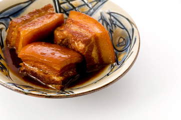 沖縄の郷土料理　ラフテー（豚肉の角煮）