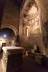 Fototapeta premium chiesa di Vigoleno nelle vicinanze del Castello di Vigoleno, in Emilia Romagna provincia di Piacenza, con le mura e la cittadina
