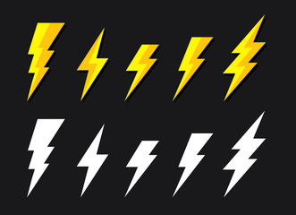 Battery charger, lightning bolt or thunderbolt symbol - obrazy, fototapety, plakaty