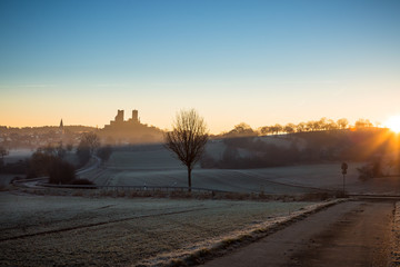 Burg Münzenberg frostig am Morgen