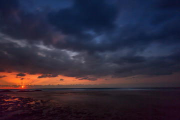 Fototapeta na wymiar sunset at palmahim beach, Israel