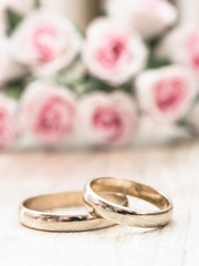 gold wedding rings, love concept