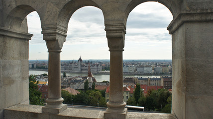 Fototapeta premium Fisherman's Bastion and cityview, Castle hill in Buda, beautiful architecture, sunny day, Budapest, Hungary