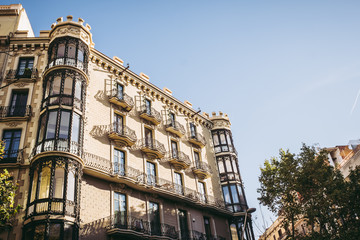 Fototapeta na wymiar Immeuble dans la ville de Barcelone, Espagne