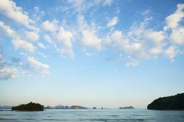 Obraz premium Background of blue sky and clouds at Koh Yao Noi island