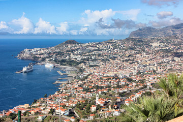 Fototapeta na wymiar Funchal nell'isola di Madeira in Portogallo