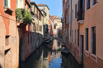 Obraz na płótnie Canvas Canal and houses in Venice, Italy