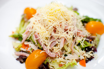salad with chicken and vegetables