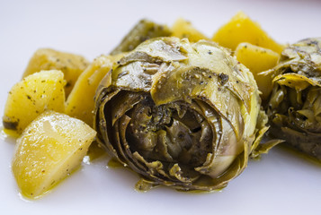carciofi alla romana caratteristici della cucina italiana