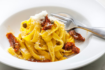 pasta with dried tomatoes