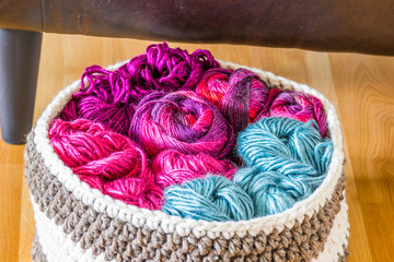 Fototapeta na wymiar Colorful wool yarn 