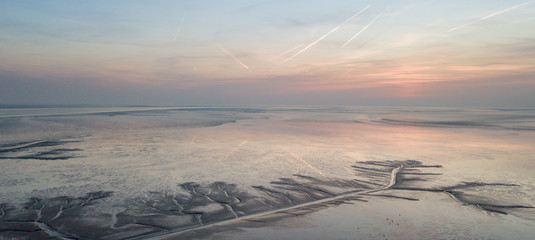 Naklejka premium Sonnenuntergan über der Nordsee