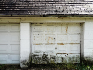 abandoned garage 