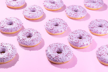 Pimk donuts on pink background, pattern, hard light
